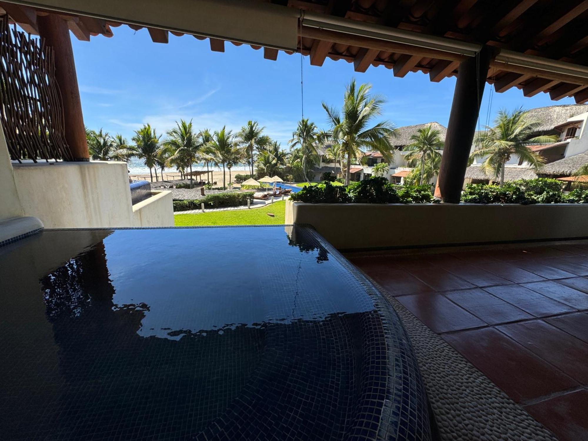 Residences At Las Palmas Сиуатанехо Экстерьер фото